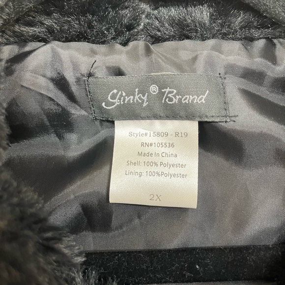 Totally gorgeous super soft faux fur coat - Picture 7 of 7